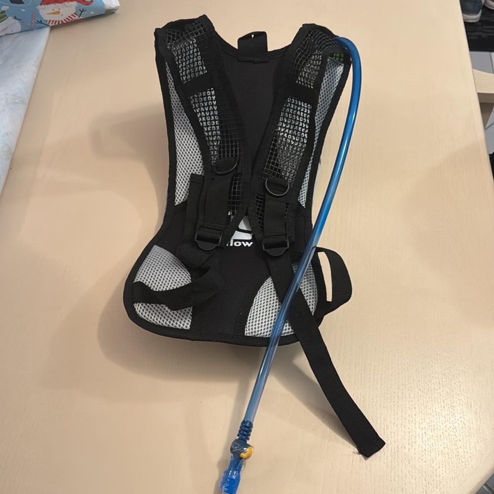 2L hydration pack - Picture 3 of 3